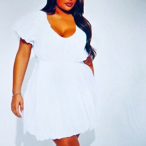 SYZRI  White Mini Peasant Dress. Size M. NWTGS